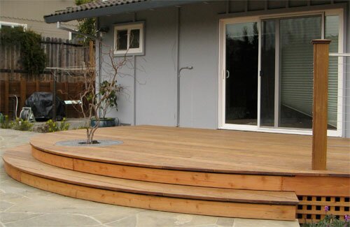Close-up of curved deck steps with ventilation gaps